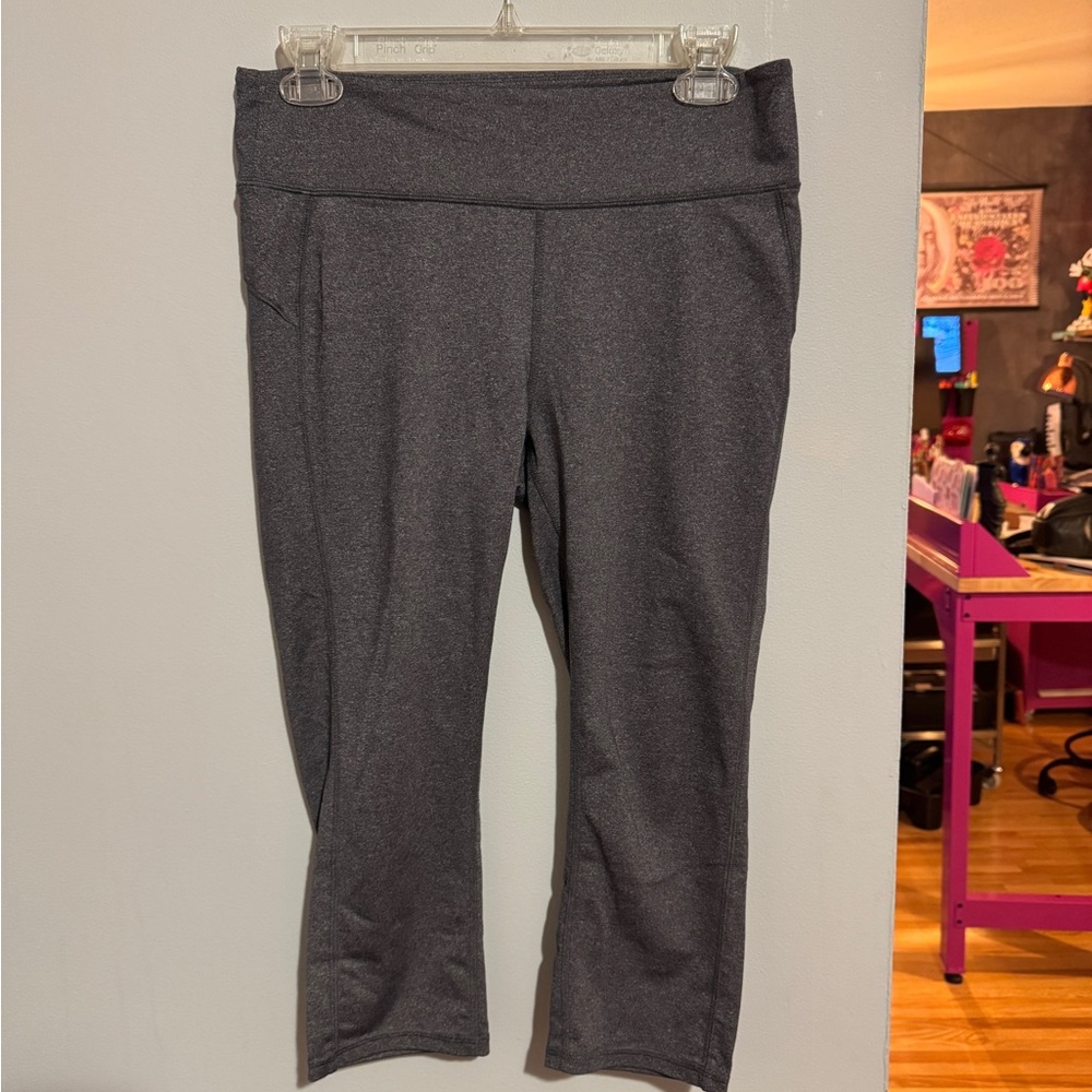 ALO Yoga Charcoal Cropped Leggings- Medium